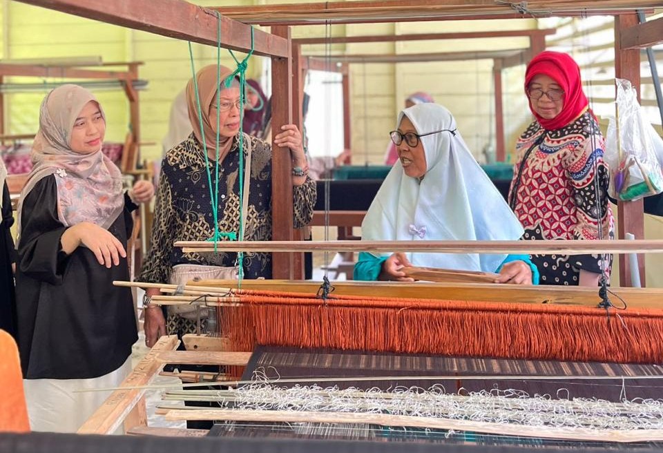 Edukasi Higiene THT di Desa Siem: Jaga Tangan, Hidung, dan Tidur untuk Hidup Lebih Sehat