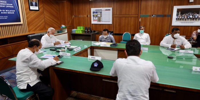 Sekda Pimpin Rakor Bahas Pembatasan Kegiatan Masyarakat Banda Aceh dan Aceh Besar