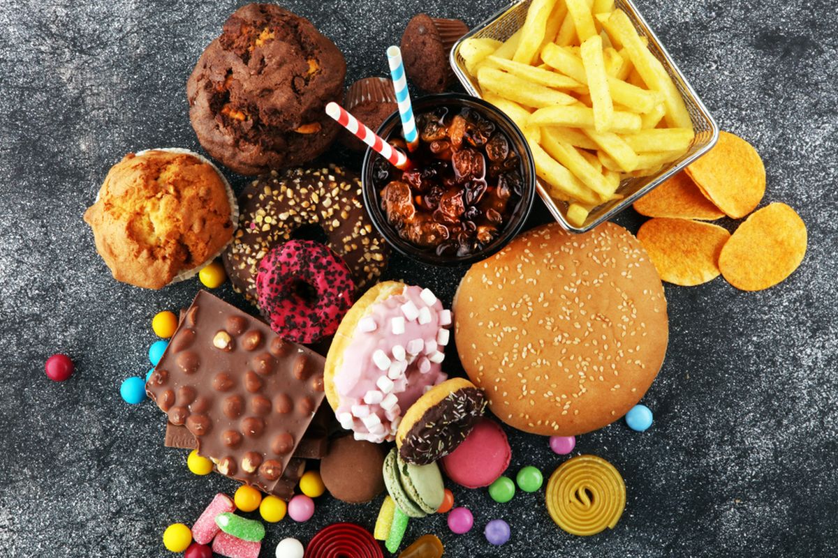Ilustrasi Makanan Manis dan Tinggi Gula