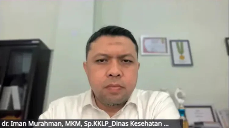 Kepala Bidang Pencegahan dan Pengendalian Penyakit Dinas Kesehatan Aceh, dr. Iman Murahman, Sp.KKLP, M.K.M., dalam Dialog Banda Aceh Menyapa di Pro 1 RRI Banda Aceh, Jumat, 16 Oktober 2026.