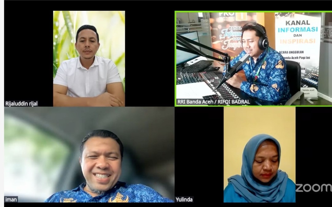 dr. Iman Murahman, Sp.KKLP, MKM Kepala Bidang Pencegahan dan Pengendalian Penyakit (P2P) Dinas Kesehatan Provinsi Aceh, dan Yulindawati, SH aktivis perempuan Aceh pada virtual zoom Dialog Banda Aceh Pagi RRI Banda Aceh, Rabu(17/9/2025)