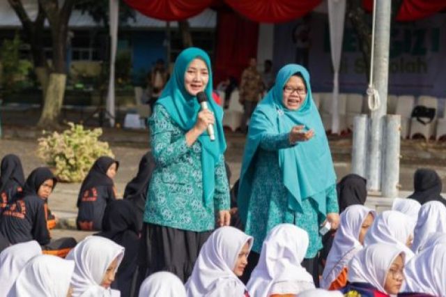 Dipandu Pj. Ketua PKK Aceh, Ratusan Siswi SMA/SMK se-Kota Banda Aceh Serentak